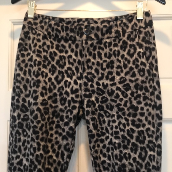 Cabi black/gray/cream leopard straight leg rayon blend pants - Picture 2 of 12